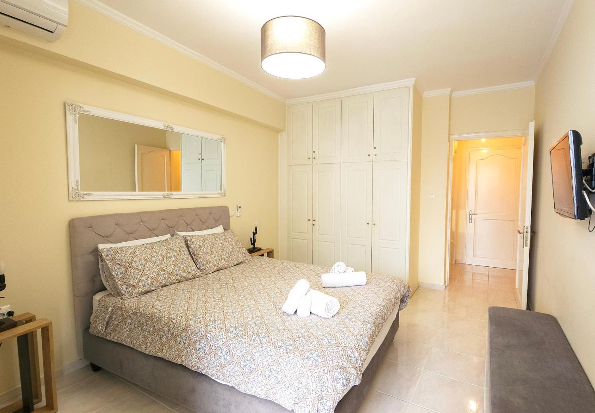 Kostas Home By Bill Apartments Patras Buitenkant foto